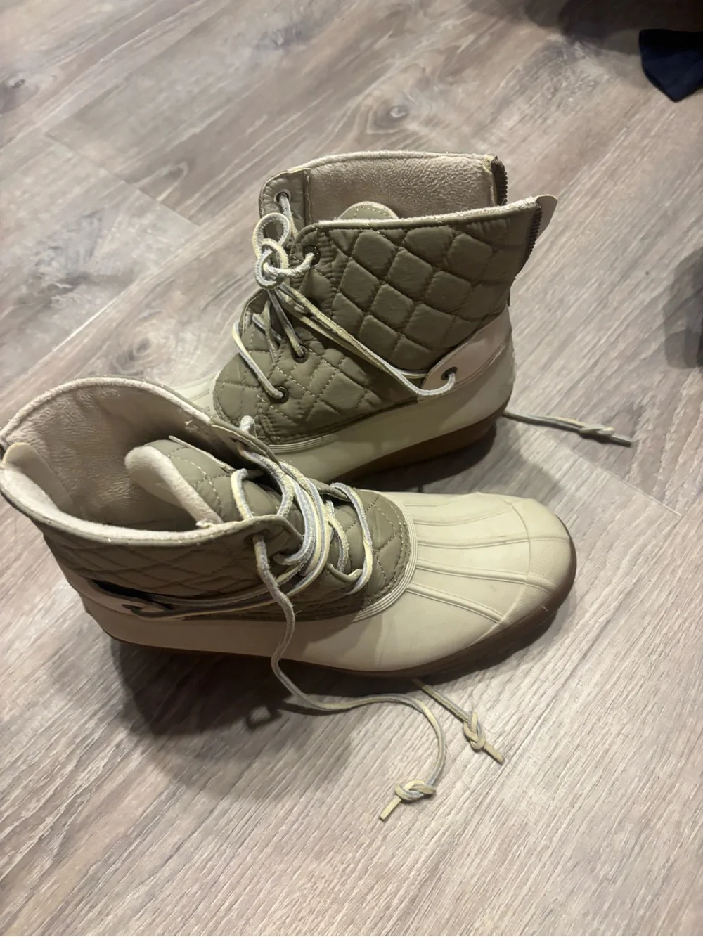 Neutral Quilted Winter Duck Boots - Women's Lace-Up